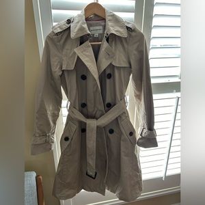 Banana Republic Trench Coat size XS